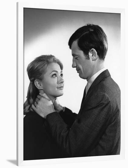 Un Nomme La Rocca by Jean Becker with Jean-Paul Belmondo and Christine Kaufmann, 1961 (b/w photo)-null-Framed Photo