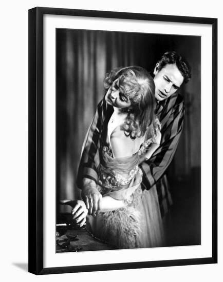 Un Tramway nomme desir A Streetcar Named Desire by Elia Kazan with Marlon Brando, Vivien Leigh, 195-null-Framed Photo