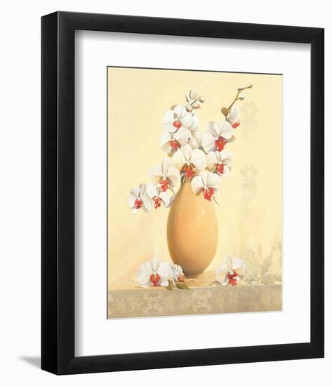 Un Vase Blanc-Gerard Beauvoir-Framed Art Print