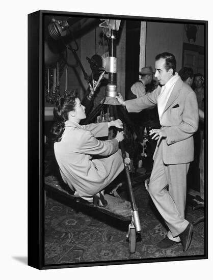 UNDERCURRENT, 1946 on the set, Katharine Hepburn and Vincente Minnelli-null-Framed Stretched Canvas