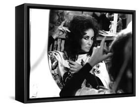 Une Belle Tigresse ZEE & CO by Brian Hutton with Elizabeth Taylor, 1972 (b/w photo)-null-Framed Stretched Canvas
