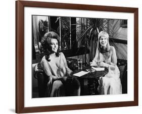 Une Belle Tigresse ZEE & CO by Brian Hutton with Elizabeth Taylor and Susannah York, 1972 (b/w phot-null-Framed Photo