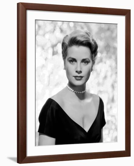 Une Fille by Province THE COUNTRY GIRL by George Seaton with Grace Kelly, 1954 (b/w photo)-null-Framed Photo