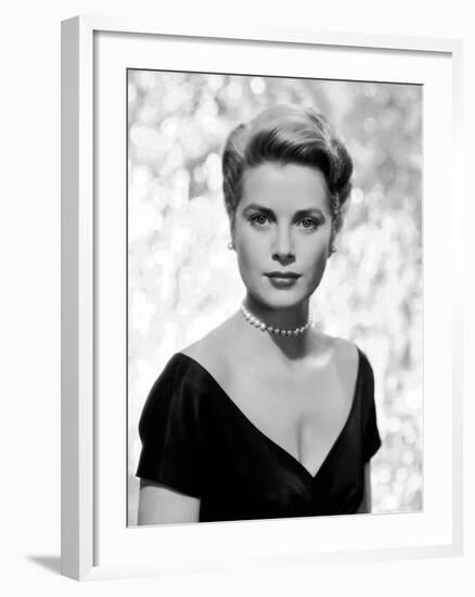 Une Fille by Province THE COUNTRY GIRL by George Seaton with Grace Kelly, 1954 (b/w photo)-null-Framed Photo