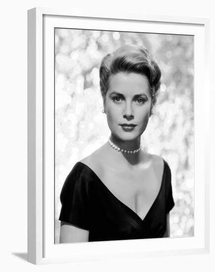 Une Fille by Province THE COUNTRY GIRL by George Seaton with Grace Kelly, 1954 (b/w photo)-null-Framed Photo