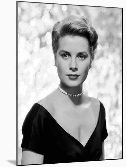 Une Fille by Province THE COUNTRY GIRL by George Seaton with Grace Kelly, 1954 (b/w photo)-null-Mounted Photo