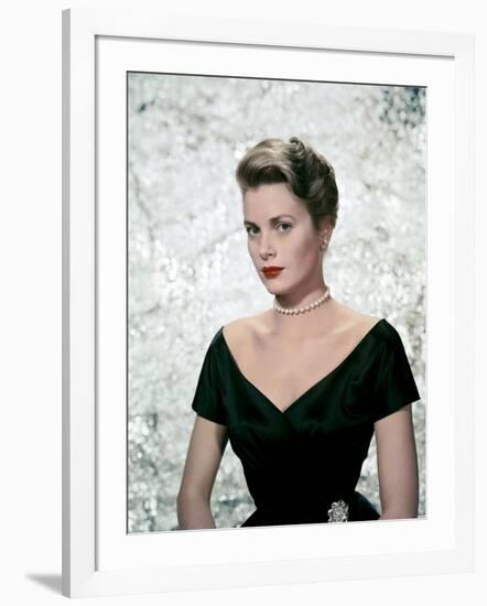 Une Fille by Province THE COUNTRY GIRL by George Seaton with Grace Kelly, 1954 (photo)-null-Framed Photo