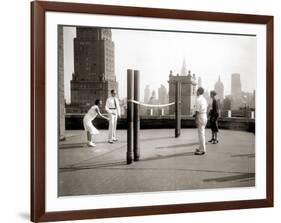 Une Partie de Deck - Tennis Sur la Terrasse Du Toit de L'Hotel Delmonico de New York, 1925-Charles Delius-Framed Art Print