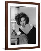 Une Vie Perdue SMASH UP-THE STORY OF A WOMAN by Stuart Heisler with Susan Hayward, 1947 (b/w photo)-null-Framed Photo