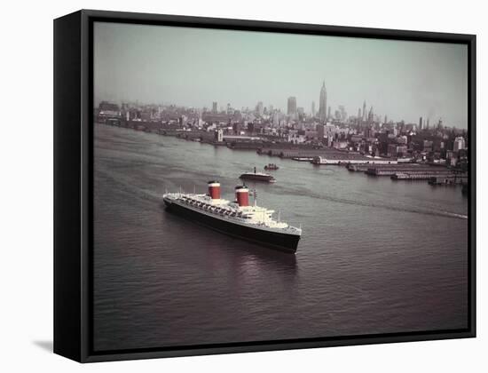 United States Passing New York Skyline-null-Framed Stretched Canvas