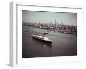 United States Passing New York Skyline-null-Framed Photographic Print