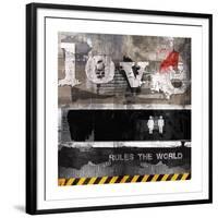 Urban Love-Sven Pfrommer-Framed Giclee Print