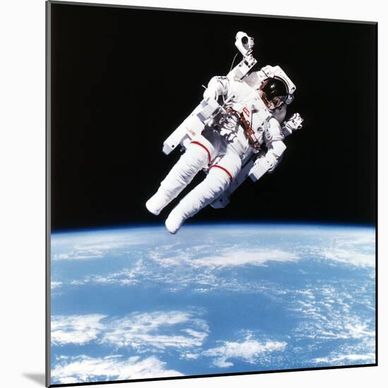 Us Astronaut Bruce Mccandless Spacewalking, 1984-null-Mounted Photographic Print