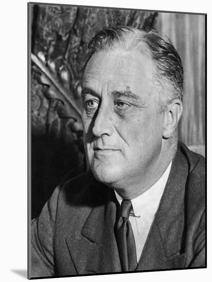 US President Franklin D. Roosevelt-null-Mounted Photographic Print