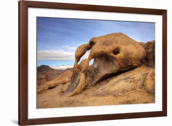 USA, California, Sierra Nevada Range. Cyclops Arch in Alabama Hills.-Jaynes Gallery-Framed Premium Photographic Print