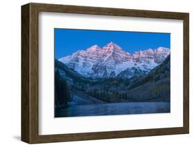 Usa, Colorado, Rocky Mountains, Aspen, Maroon Bells at Dawn-Christian Heeb-Framed Photographic Print