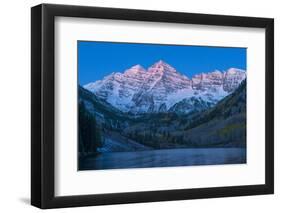 Usa, Colorado, Rocky Mountains, Aspen, Maroon Bells at Dawn-Christian Heeb-Framed Photographic Print