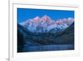 Usa, Colorado, Rocky Mountains, Aspen, Maroon Bells at Dawn-Christian Heeb-Framed Photographic Print