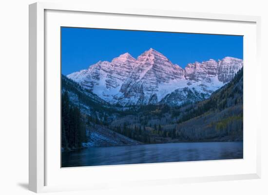 Usa, Colorado, Rocky Mountains, Aspen, Maroon Bells at Dawn-Christian Heeb-Framed Photographic Print