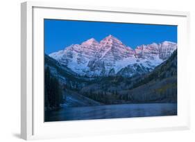 Usa, Colorado, Rocky Mountains, Aspen, Maroon Bells at Dawn-Christian Heeb-Framed Photographic Print