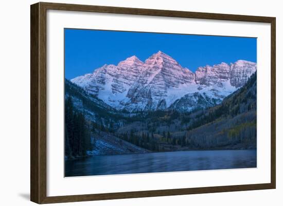 Usa, Colorado, Rocky Mountains, Aspen, Maroon Bells at Dawn-Christian Heeb-Framed Photographic Print