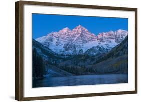 Usa, Colorado, Rocky Mountains, Aspen, Maroon Bells at Dawn-Christian Heeb-Framed Photographic Print