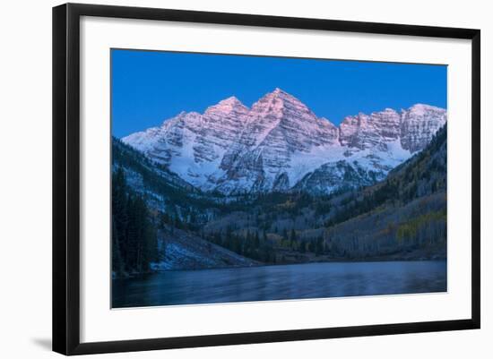 Usa, Colorado, Rocky Mountains, Aspen, Maroon Bells at Dawn-Christian Heeb-Framed Photographic Print