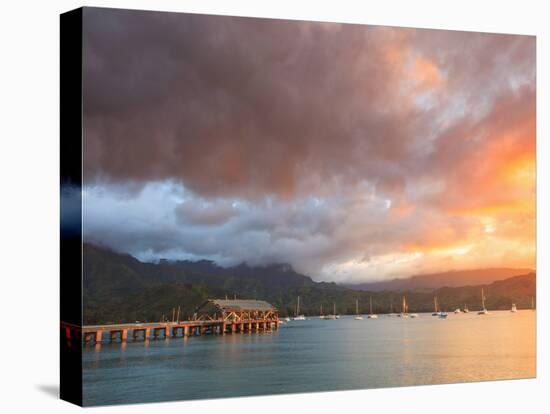 USA, Hawaii, Kauai, Hanalei Bay and Pier-Michele Falzone-Stretched Canvas