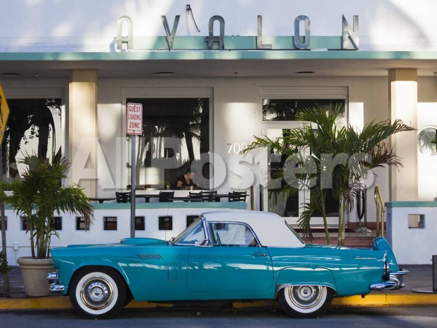 USA, Miami Beach, South Beach, Ocean Drive, Avalon Hotel and 1957 Thunderbird Car