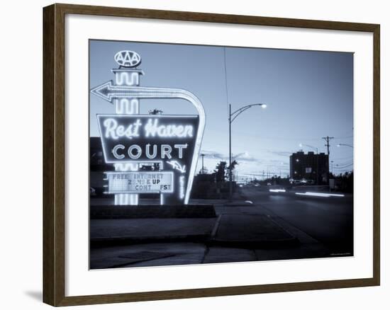 USA, Missouri, Route 66, Springfield, Rest Haven Court Motel-Alan Copson-Framed Photographic Print