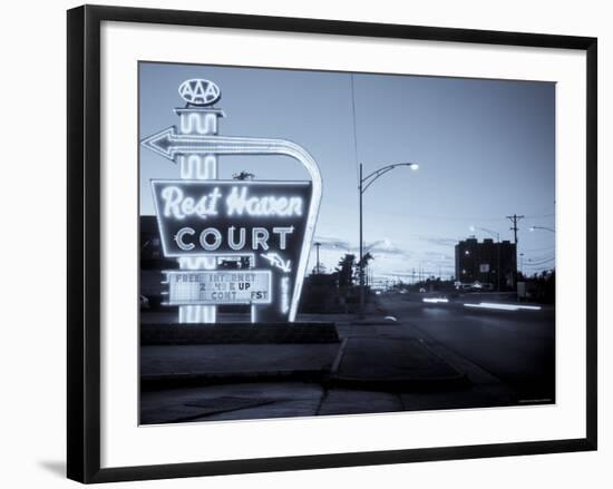 USA, Missouri, Route 66, Springfield, Rest Haven Court Motel-Alan Copson-Framed Photographic Print