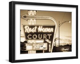 USA, Missouri, Route 66, Springfield, Rest Haven Court Motel-Alan Copson-Framed Photographic Print