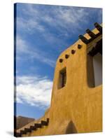 USA, New Mexico, Santa Fe, New Mexico Museum of Art, Traditional Adobe Construction-Alan Copson-Stretched Canvas