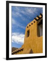 USA, New Mexico, Santa Fe, New Mexico Museum of Art, Traditional Adobe Construction-Alan Copson-Framed Photographic Print