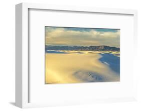 USA, New Mexico, White Sands NP. Sand dunes at sunrise.-Jaynes Gallery-Framed Photographic Print