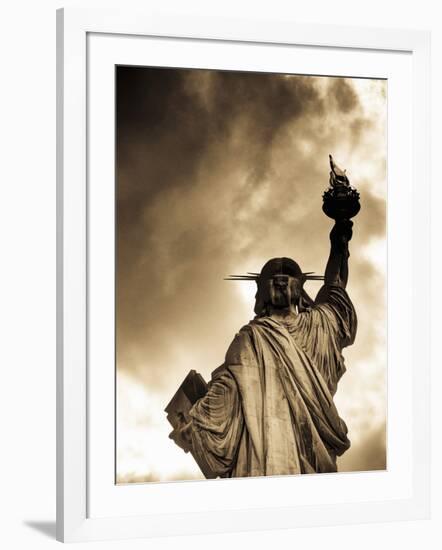 USA, New York, Statue of Liberty-Alan Copson-Framed Photographic Print