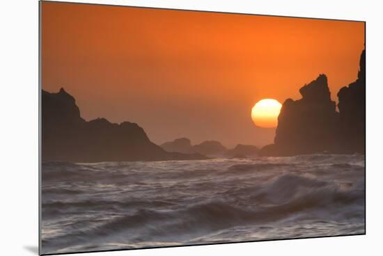 USA, Oregon, Bandon. Sunset on sea stacks and ocean.-Jaynes Gallery-Mounted Premium Photographic Print