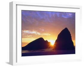 USA, Oregon, Sunset over Gold Beach on the Oregon Coast-Jaynes Gallery-Framed Premium Photographic Print