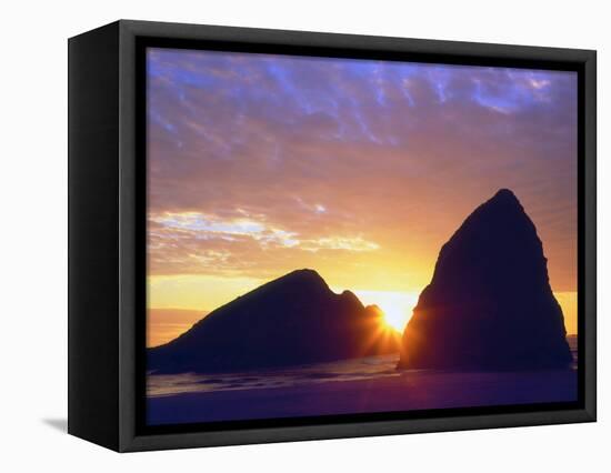 USA, Oregon, Sunset over Gold Beach on the Oregon Coast-Jaynes Gallery-Framed Stretched Canvas