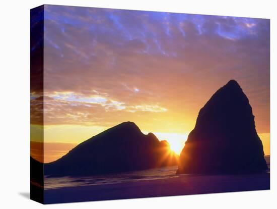 USA, Oregon, Sunset over Gold Beach on the Oregon Coast-Jaynes Gallery-Stretched Canvas