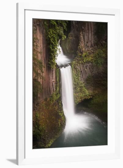 USA, Oregon, Umpqua National Forest. Basalt columns and Toketee Falls.-Jaynes Gallery-Framed Photographic Print