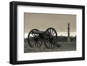 USA, Pennsylvania, Gettysburg, Battlefield Monument and Cannon-Walter Bibikow-Framed Photographic Print