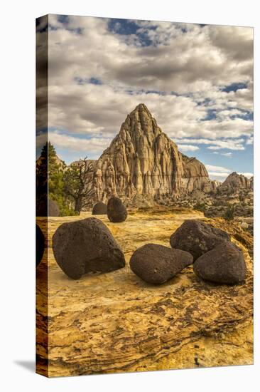 USA, Utah, Capitol Reef National Park. Pectols Pyramid in autumn.-Jaynes Gallery-Stretched Canvas