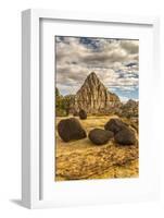 USA, Utah, Capitol Reef National Park. Pectols Pyramid in autumn.-Jaynes Gallery-Framed Photographic Print