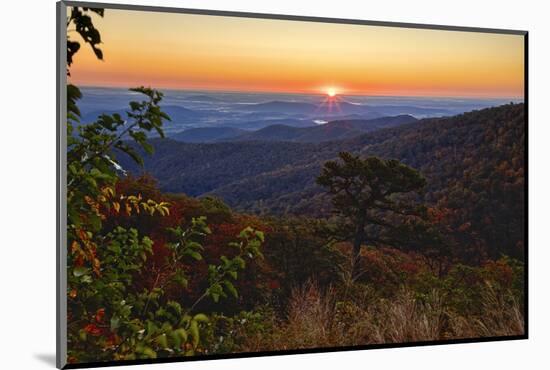 USA, Virginia, Shenandoah National Park, Sunrise along Skyline Drive in the Fall-Hollice Looney-Mounted Photographic Print