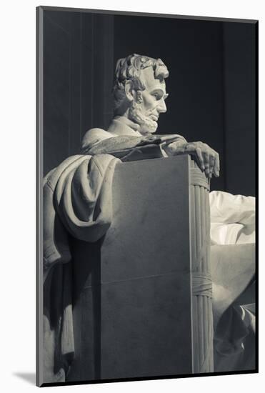 USA, Washington Dc, Lincoln Memorial, Statue of Abraham Lincoln-Walter Bibikow-Mounted Photographic Print