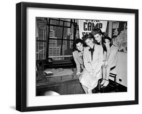 USO Andrews Sisters-null-Framed Premium Photographic Print