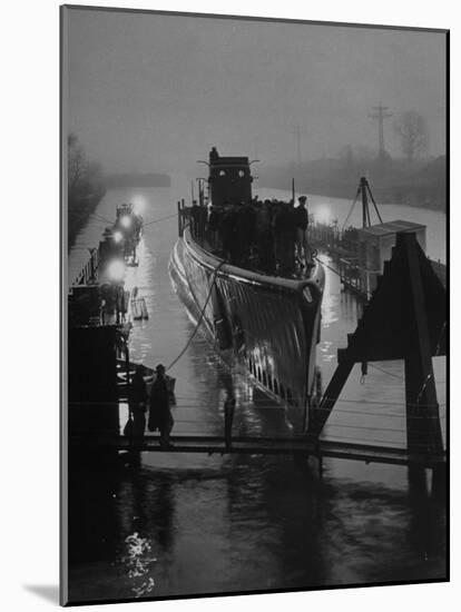 USS Peto Submarine Easing in to the Dock-Charles E^ Steinheimer-Mounted Photographic Print