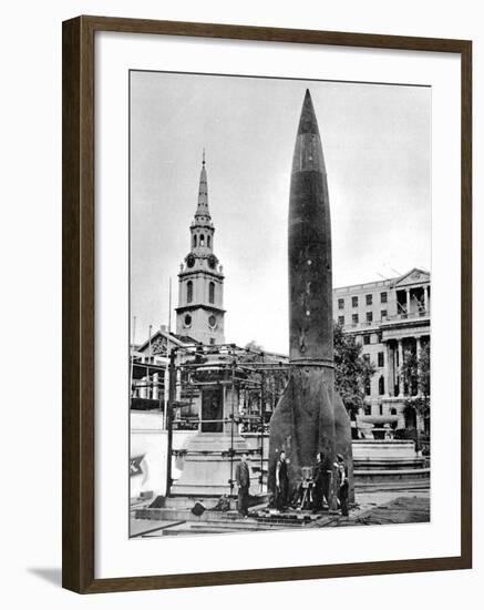 V-2 Rocket in Trafalgar Square, 1945-null-Framed Photographic Print