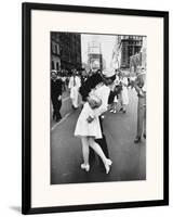 V-J Day in Times Square-Alfred Eisenstaedt-Framed Art Print